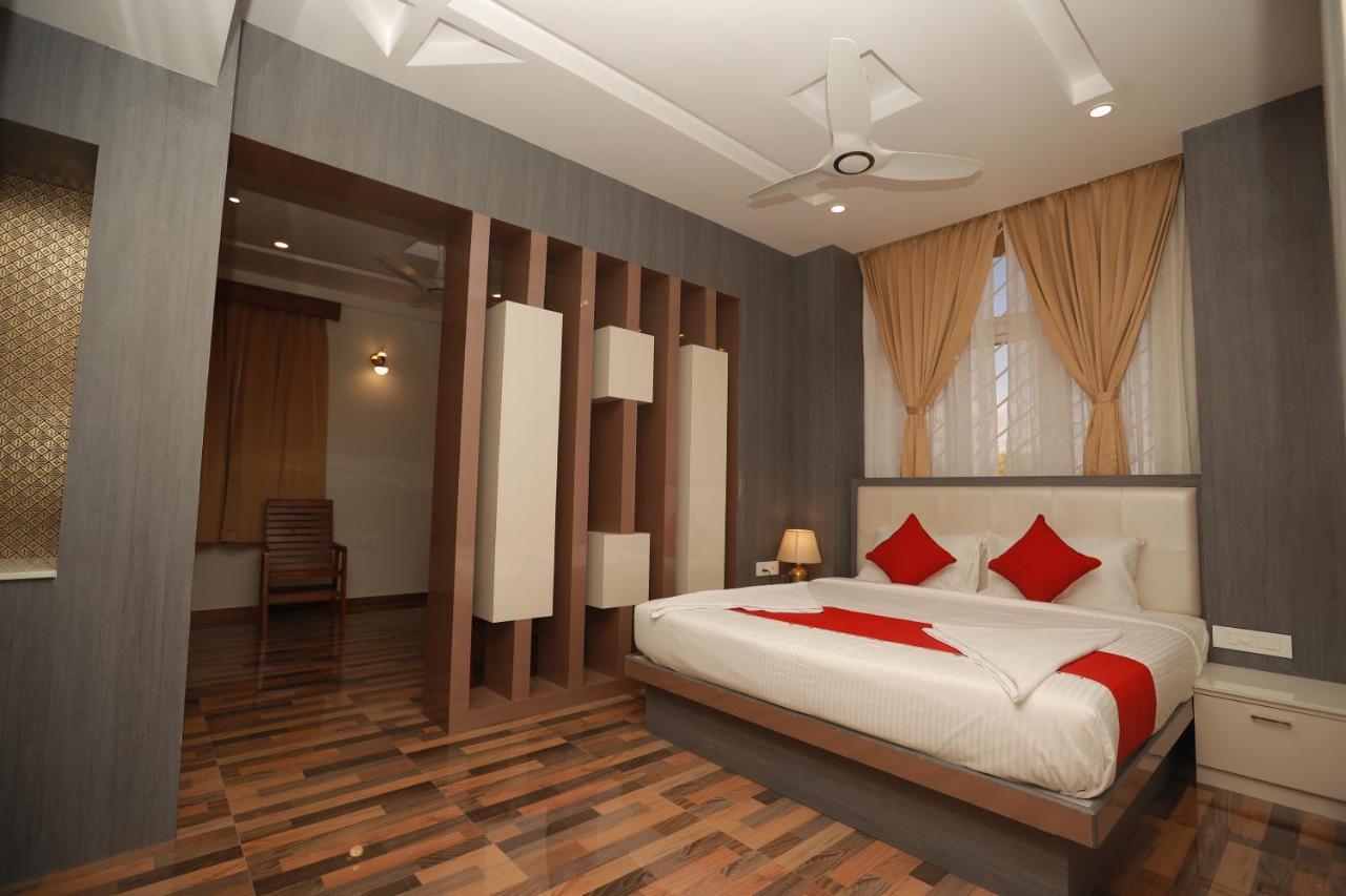 Sree Bharat Residency Hotel Alandurai Exterior photo