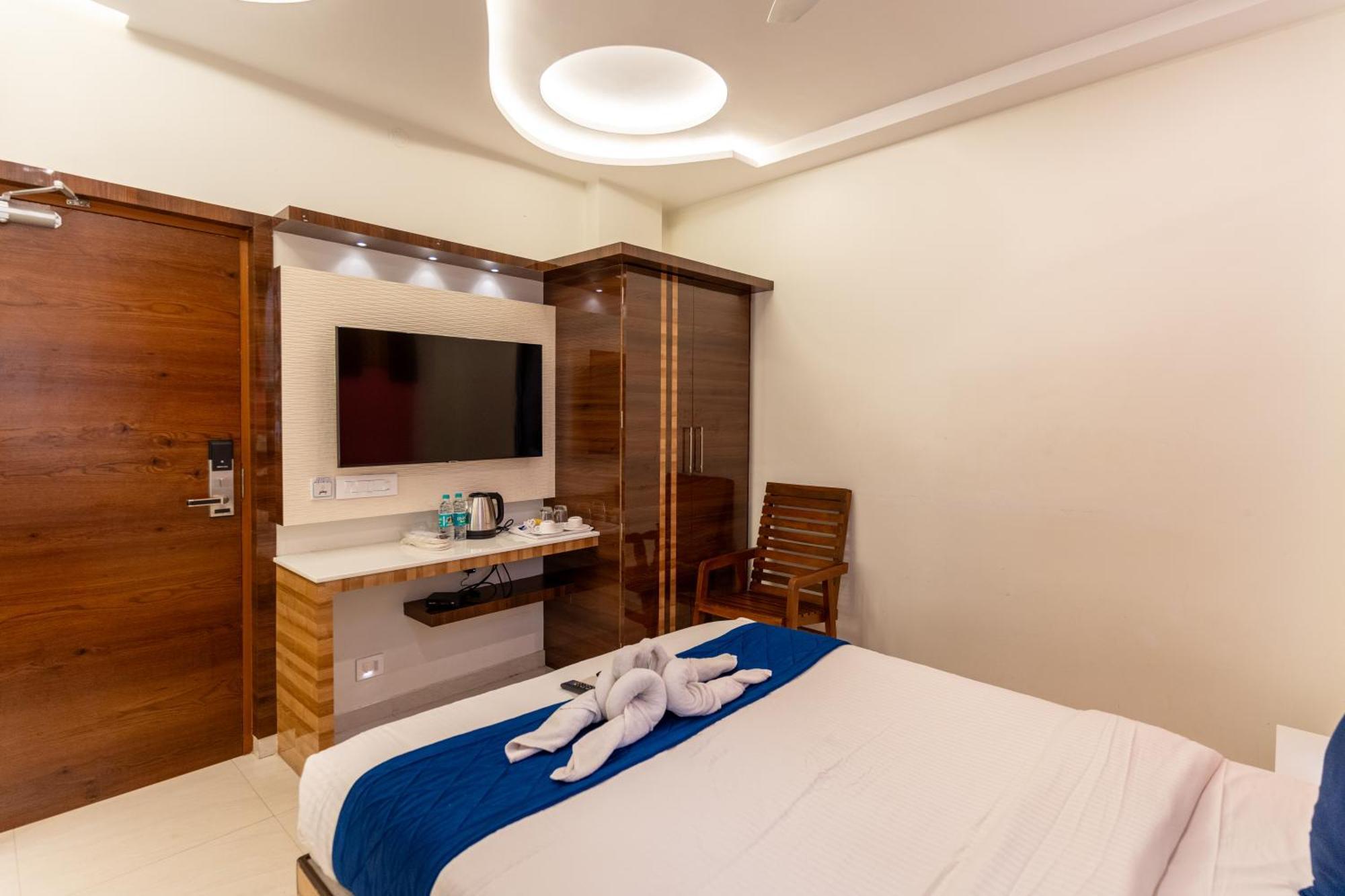 Sree Bharat Residency Hotel Alandurai Exterior photo