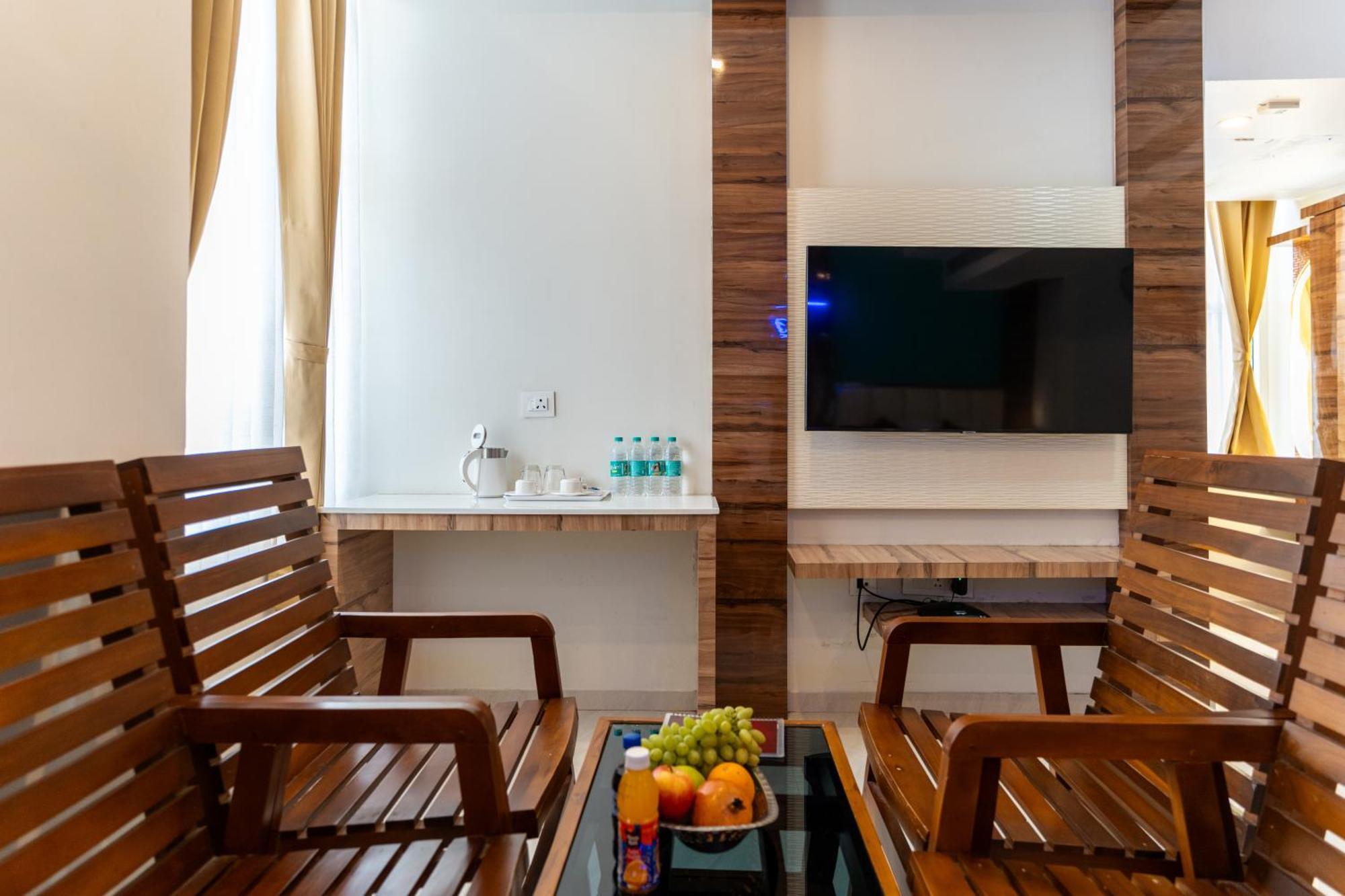 Sree Bharat Residency Hotel Alandurai Exterior photo