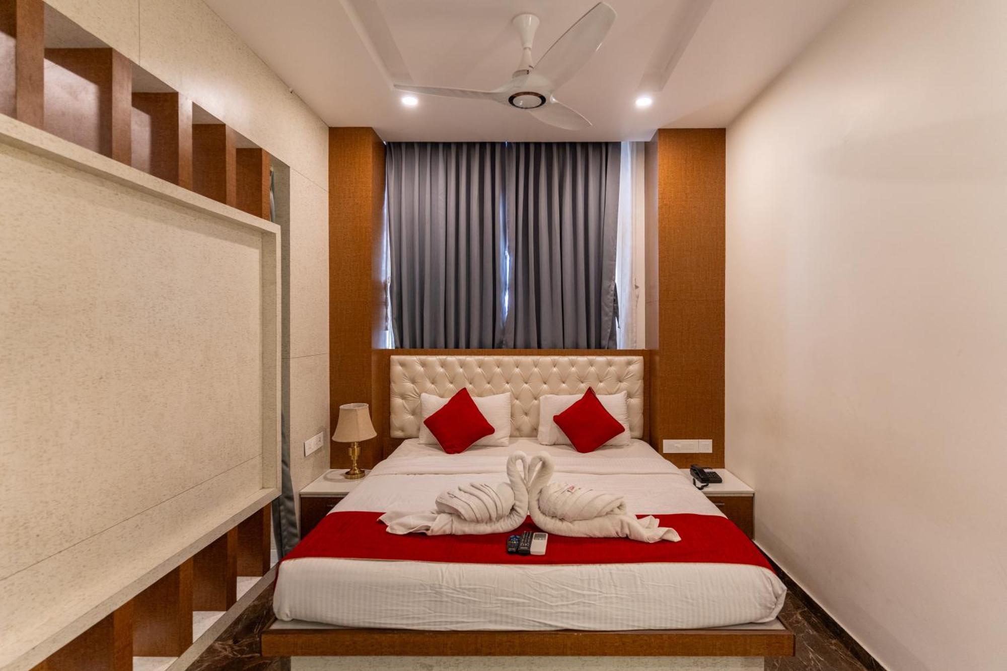 Sree Bharat Residency Hotel Alandurai Exterior photo