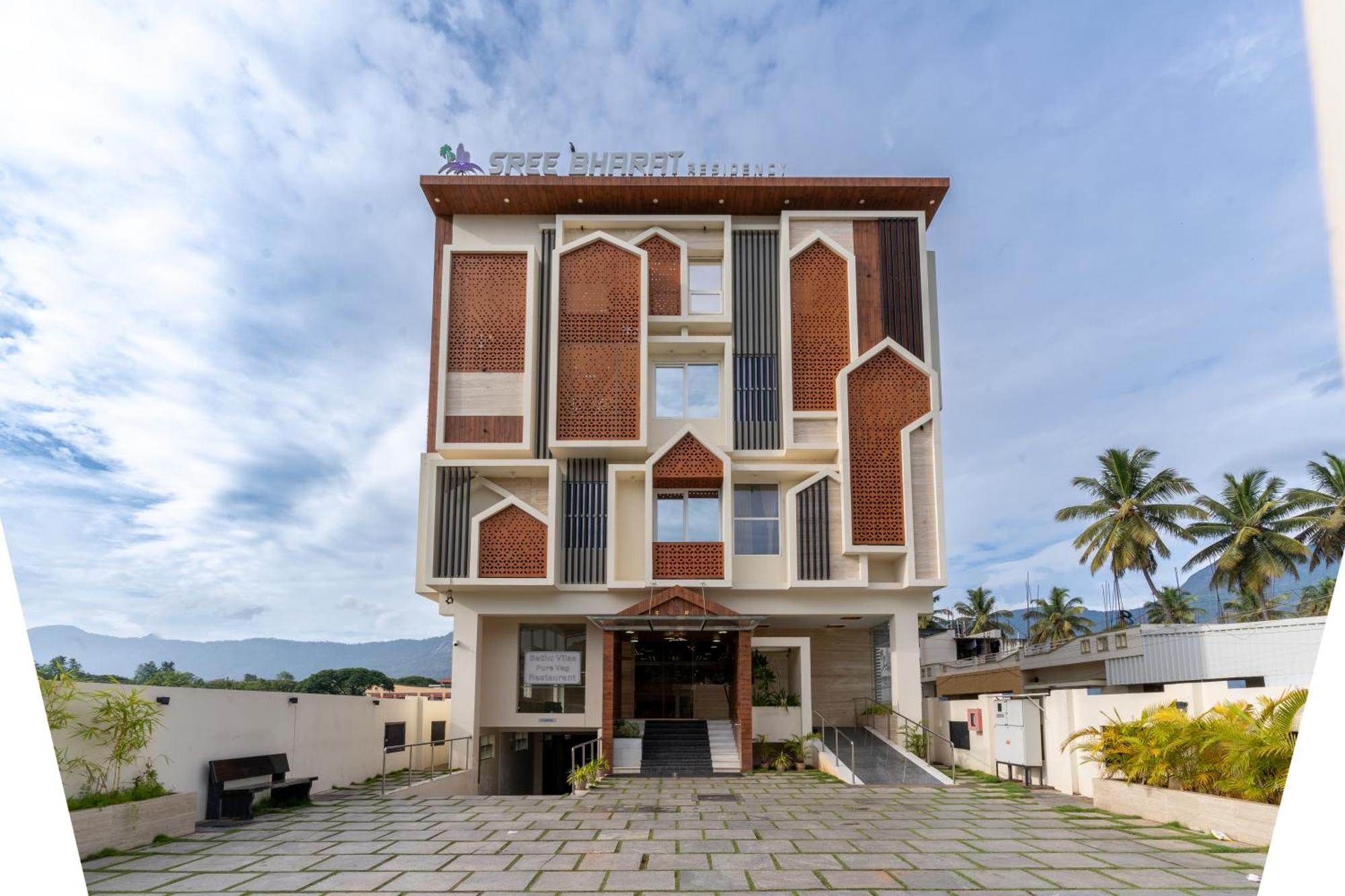 Sree Bharat Residency Hotel Alandurai Exterior photo